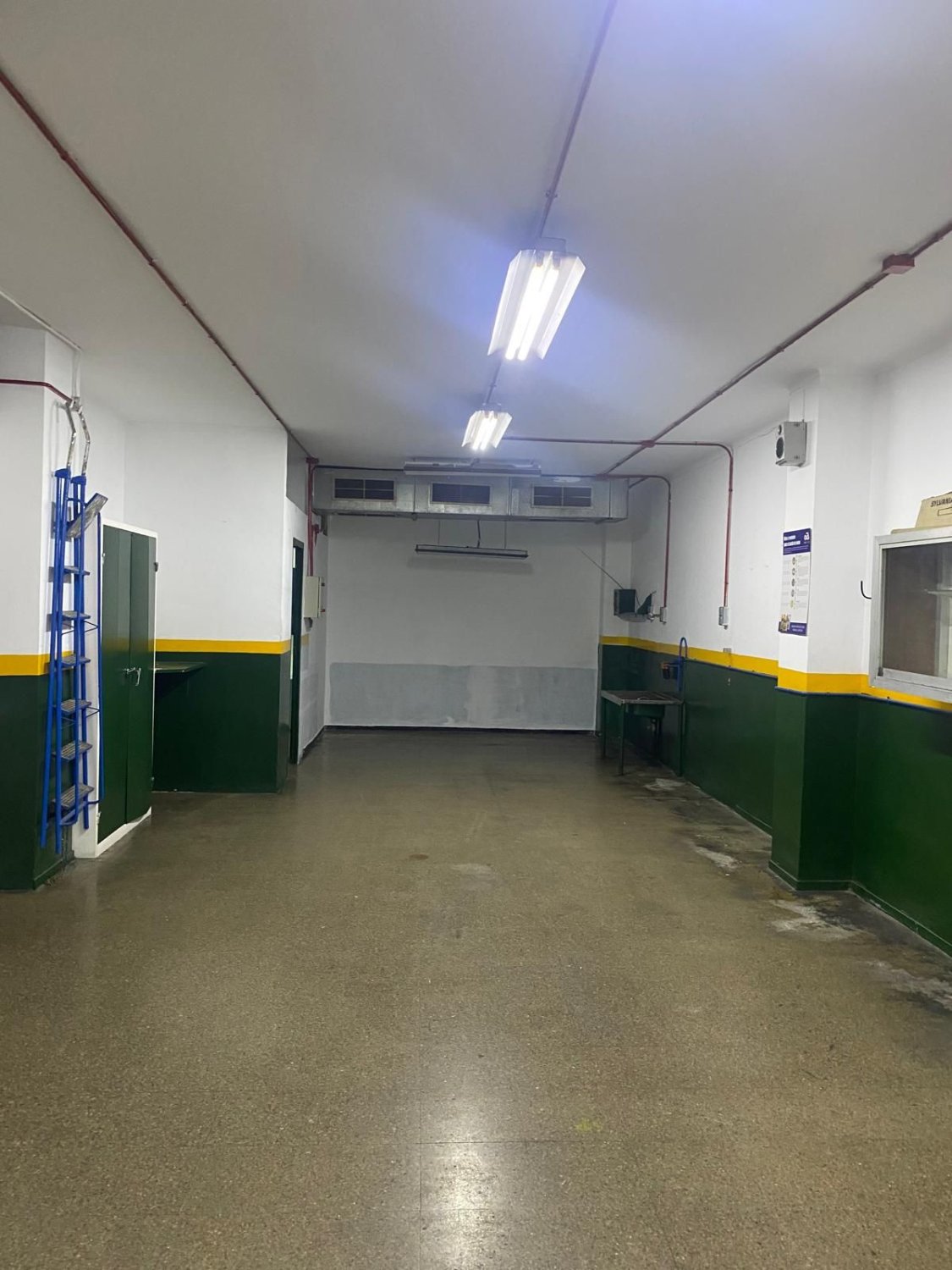 Commercial property à Barcelona, Espagne 222 m2 No. 194533