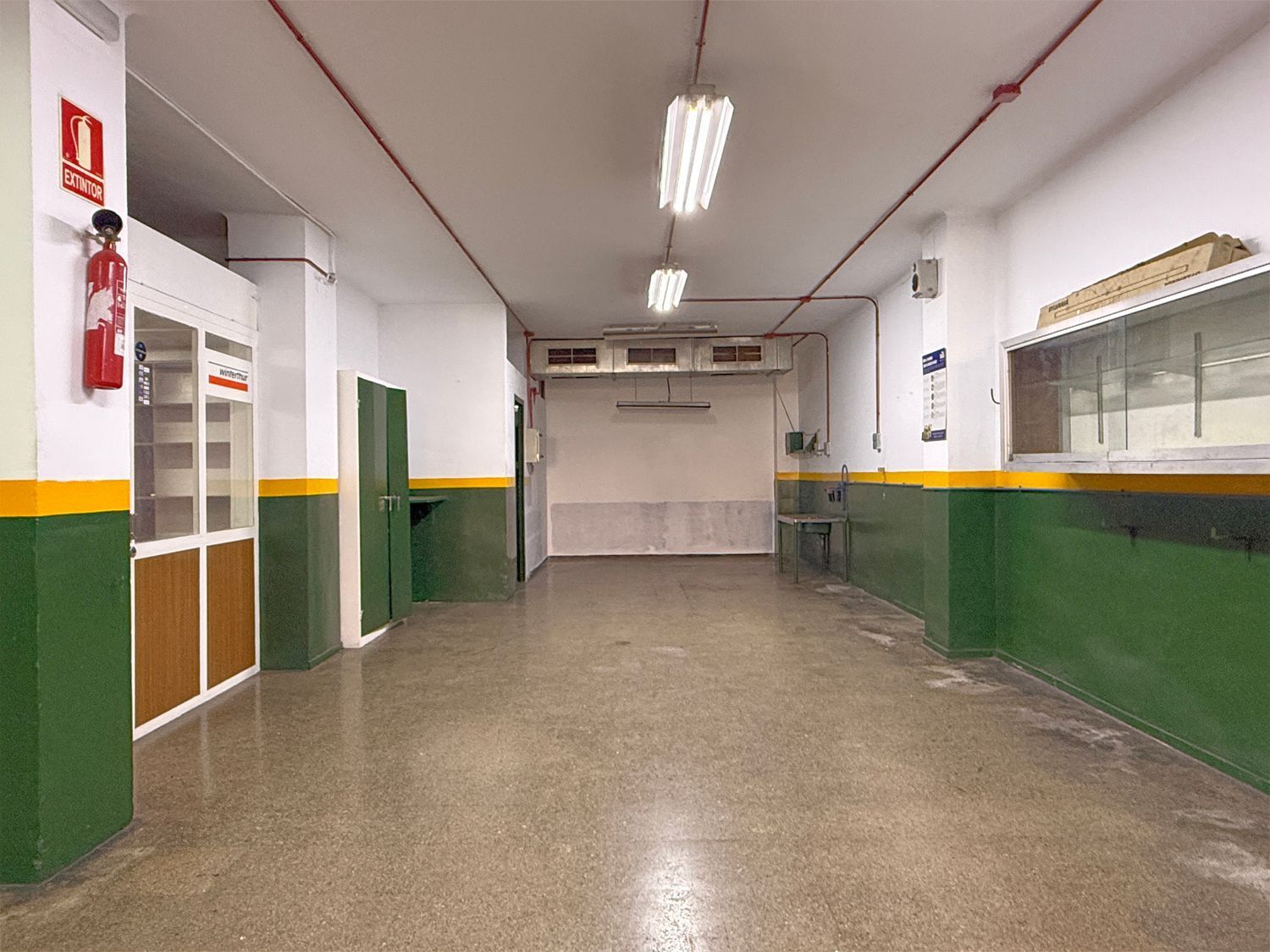 Commercial property à Barcelona, Espagne 222 m2 No. 194533
