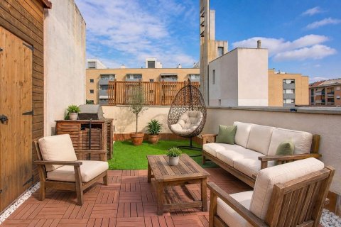 Apartamento en Barcelona, España 2 dormitorios, 83 m2 No. 194529