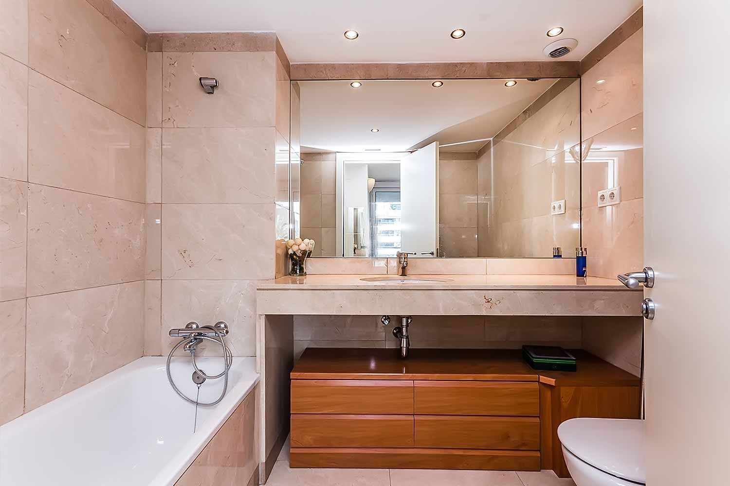 Appartamento a Barcelona, Spagna 3 camere da letto, 106 mq. N° 194528