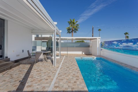 Villa in Alicante, Spanien 3 Schlafzimmer, 108 m2 Nr. 155513