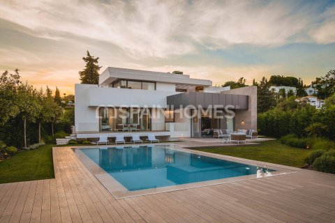 Villa en Estepona, Málaga, España 5 dormitorios, 454 m2 No. 191855