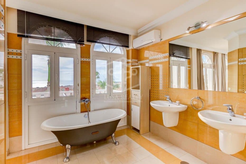 Villa à Adeje, Tenerife, Espagne 4 chambres, 239 m2 No. 194463