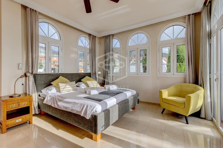 Villa à Adeje, Tenerife, Espagne 4 chambres, 239 m2 No. 194463