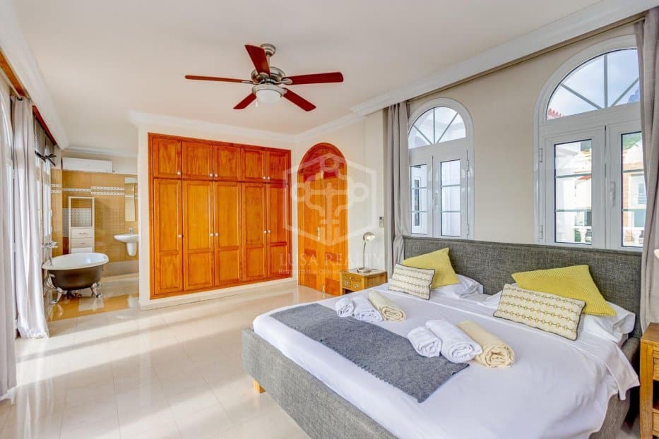 Villa à Adeje, Tenerife, Espagne 4 chambres, 239 m2 No. 194463