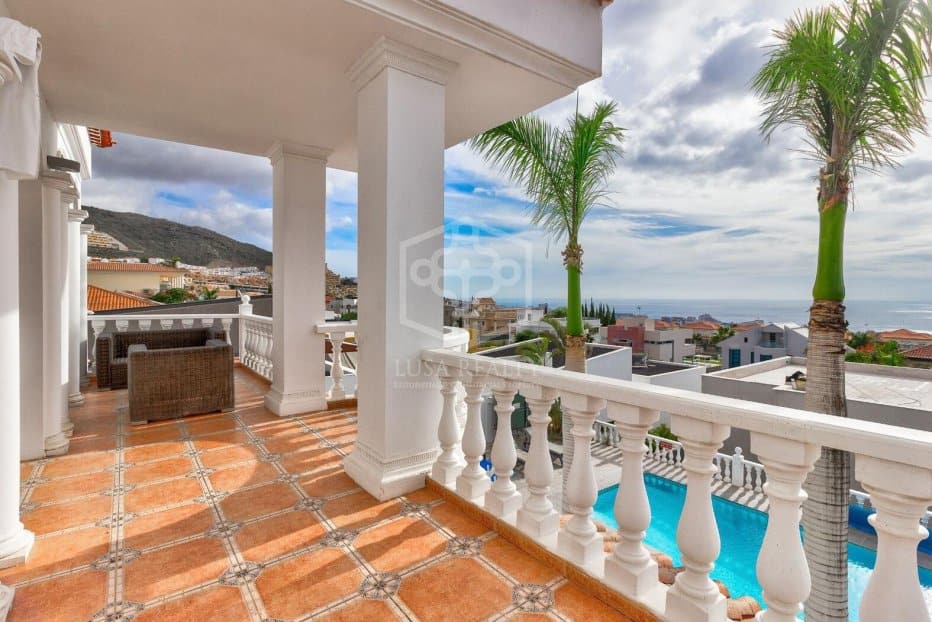 Villa à Adeje, Tenerife, Espagne 4 chambres, 239 m2 No. 194463