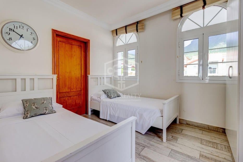 Villa à Adeje, Tenerife, Espagne 4 chambres, 239 m2 No. 194463