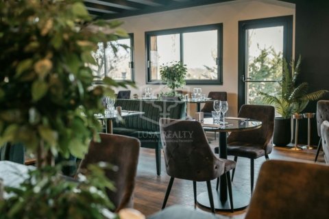 Commercial property in Castelldefels, Barcelona, Spain 140 sq.m. No. 194461
