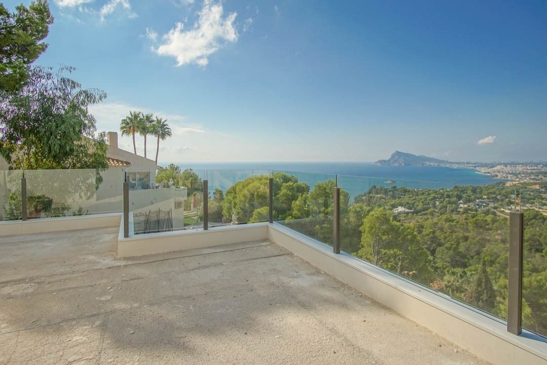 Villa in Altea, Alicante, Spain 5 bedrooms, 560 sq.m. No. 99143