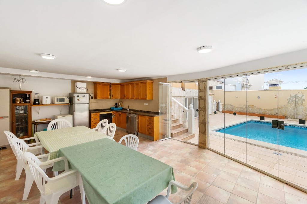 Villa Alicante, Spānijā 4 istabas, 253 m2 Nr. 145191