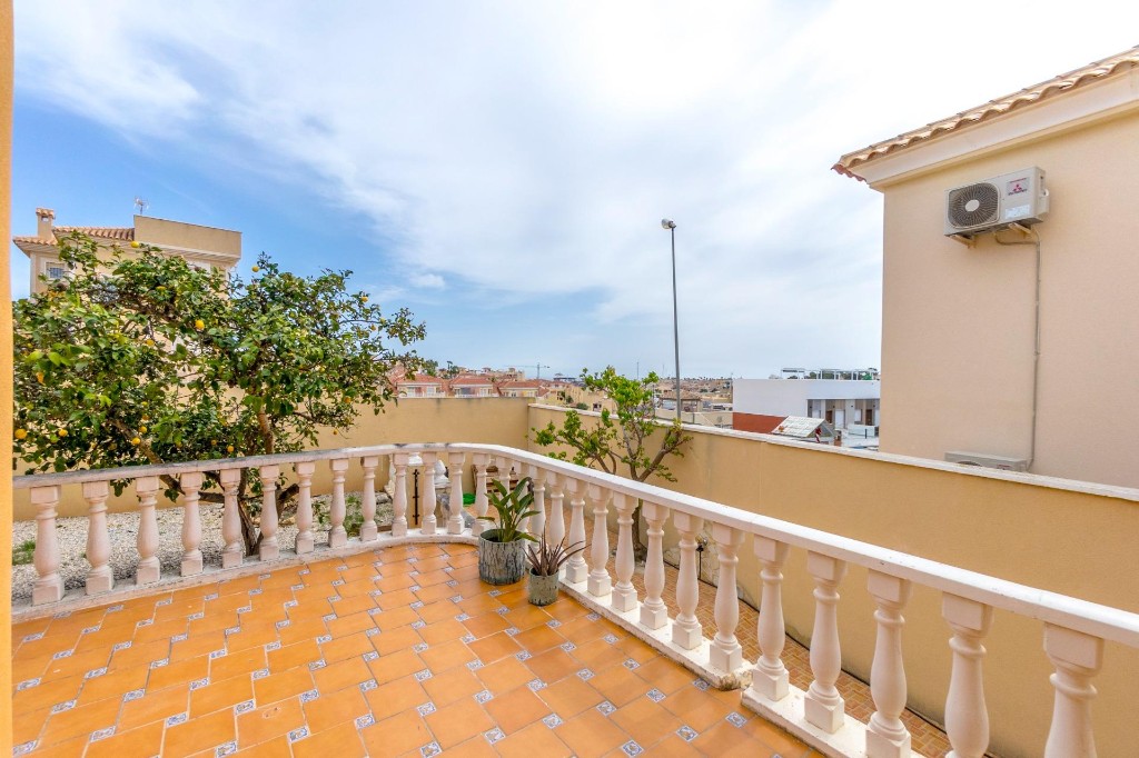 Villa Alicante, Spānijā 4 istabas, 253 m2 Nr. 145191