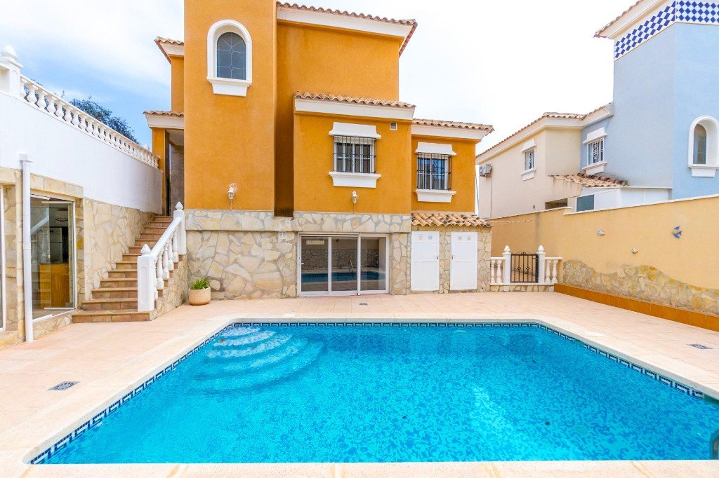 Villa Alicante, Spānijā 4 istabas, 253 m2 Nr. 145191