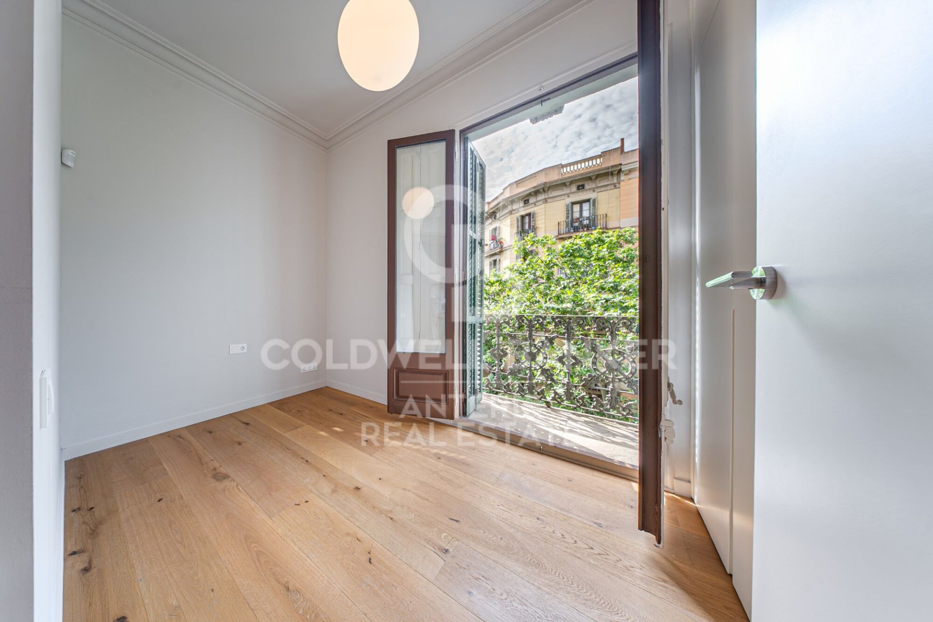 Wohnung in Barcelona, Spanien 4 Schlafzimmer, 129 m2 Nr. 178705