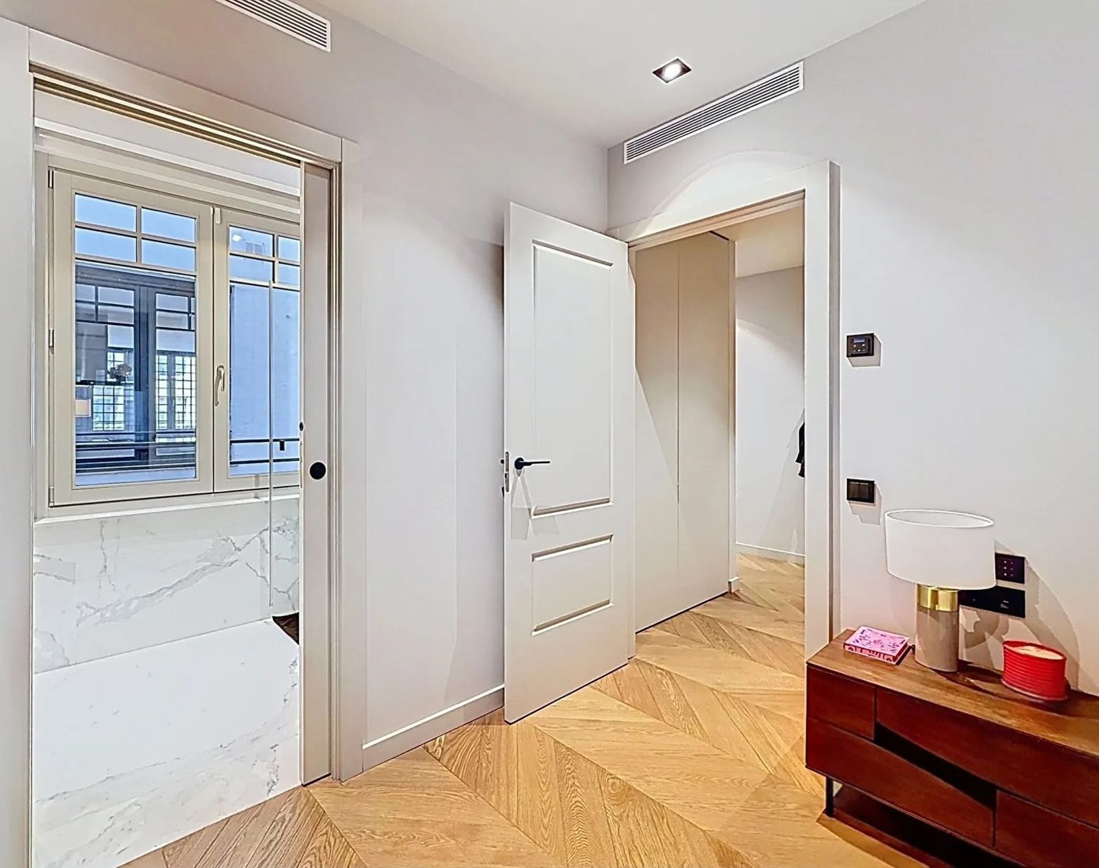 Apartamento en Barcelona, España 1 dormitorio, 105 m2 No. 182387