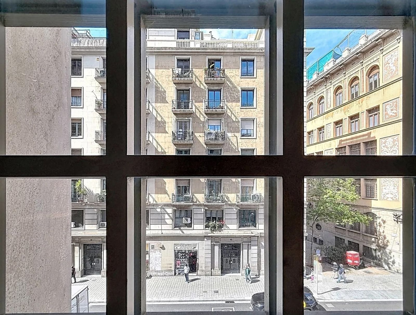 Apartamento en Barcelona, España 1 dormitorio, 105 m2 No. 182387