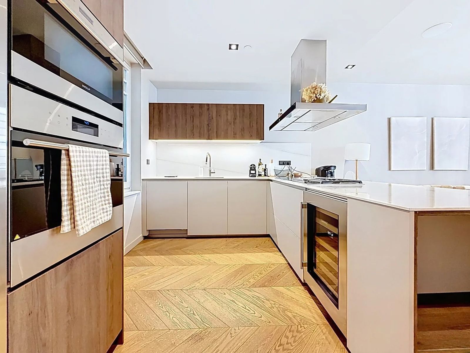 Apartamento en Barcelona, España 1 dormitorio, 105 m2 No. 182387