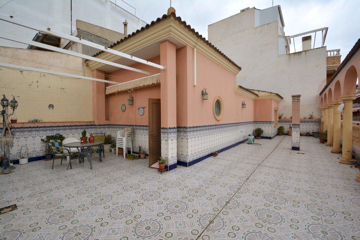 Villa in Guardamar del Segura, Alicante, Spanien 8 Schlafzimmer, 349 m2 Nr. 115621
