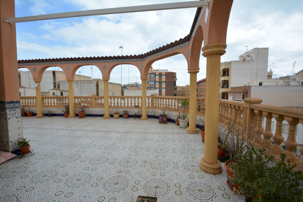 Villa in Guardamar del Segura, Alicante, Spanien 8 Schlafzimmer, 349 m2 Nr. 115621