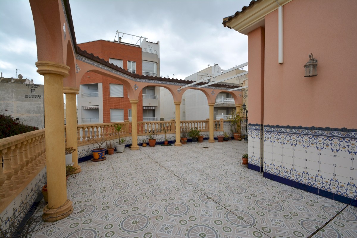 Villa in Guardamar del Segura, Alicante, Spanien 8 Schlafzimmer, 349 m2 Nr. 115621