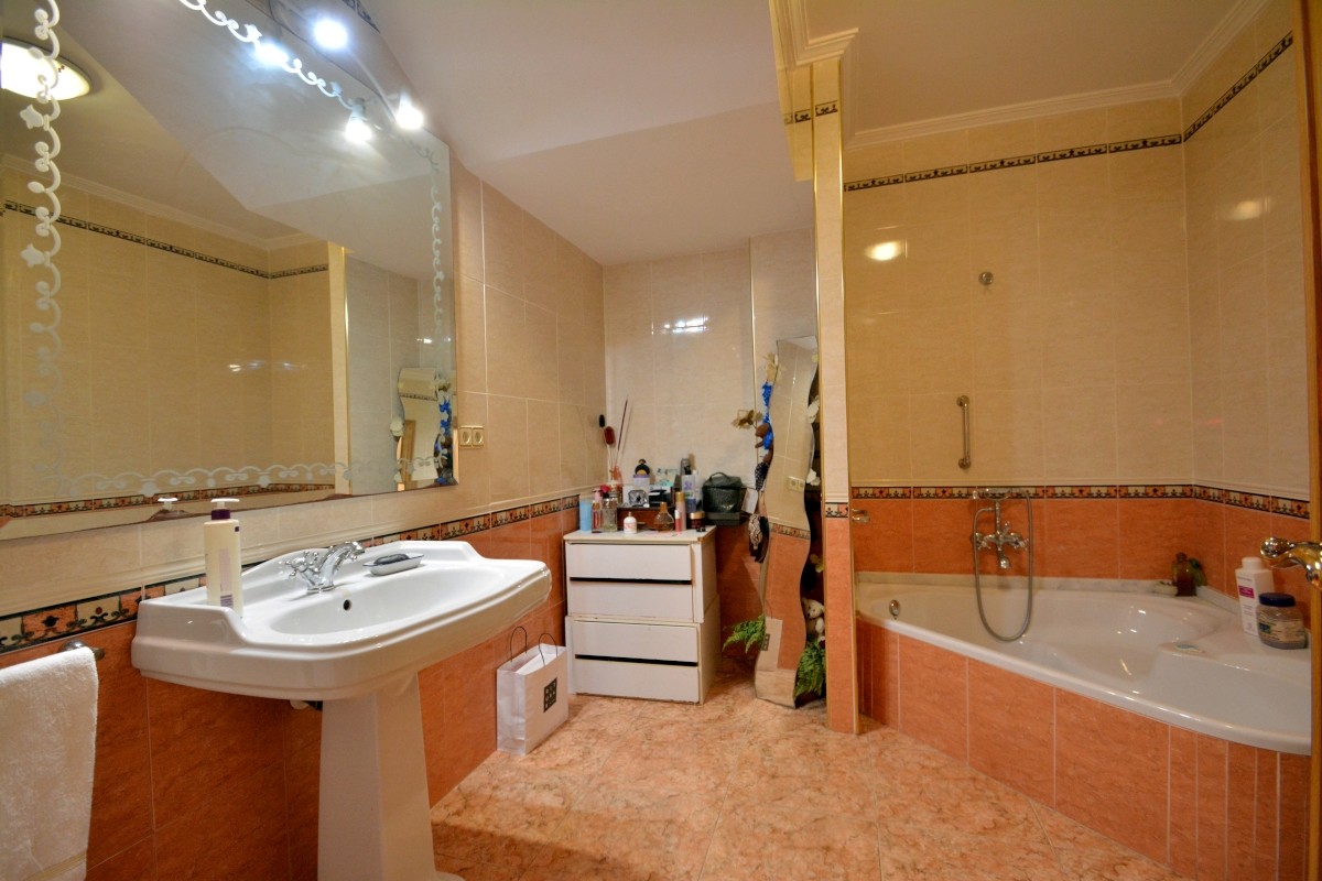 Villa in Guardamar del Segura, Alicante, Spanien 8 Schlafzimmer, 349 m2 Nr. 115621