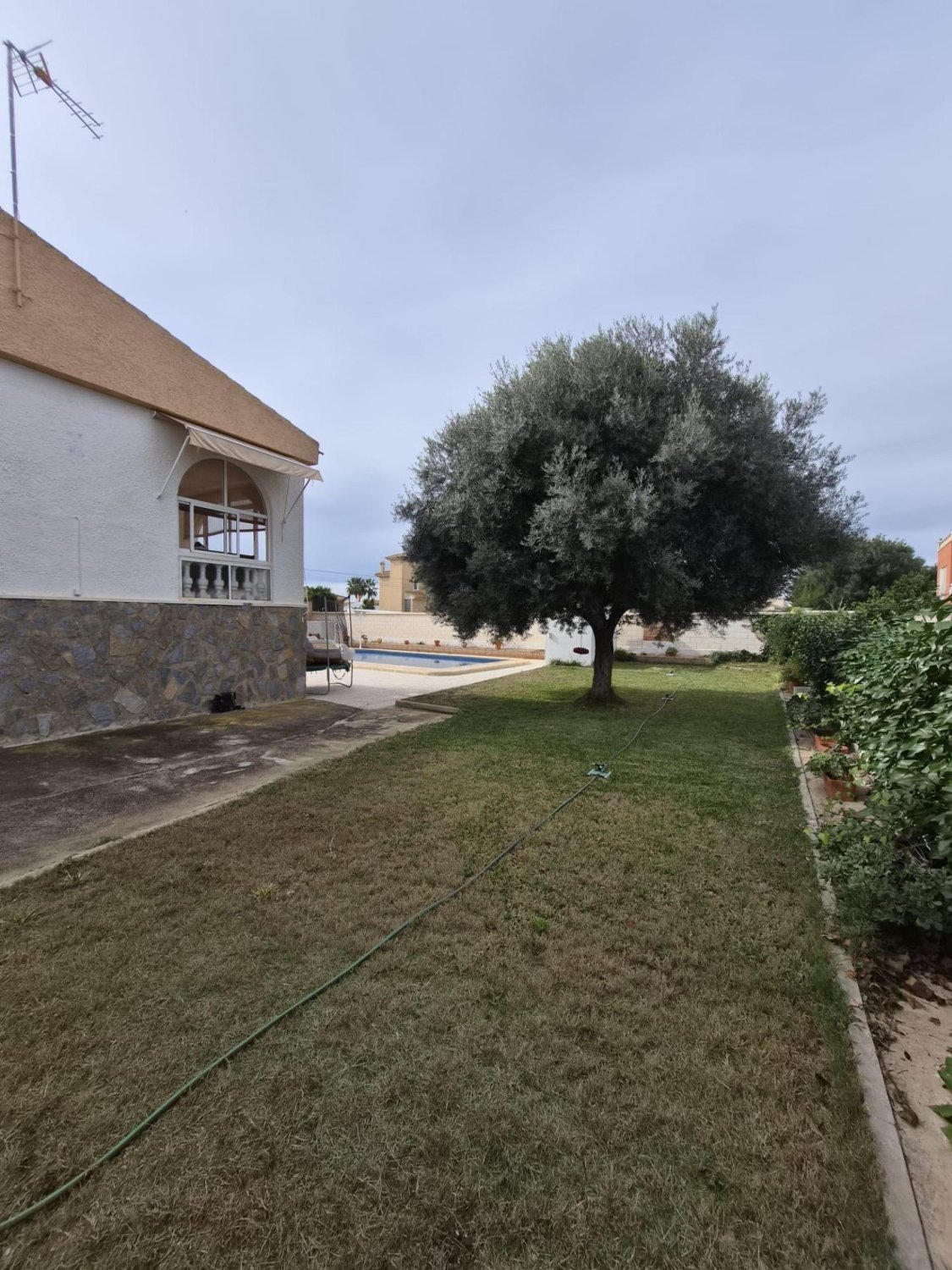 Villa i El Chaparral, Alicante, Spanien 4 sovrum, 220 kvm. Nr. 164446