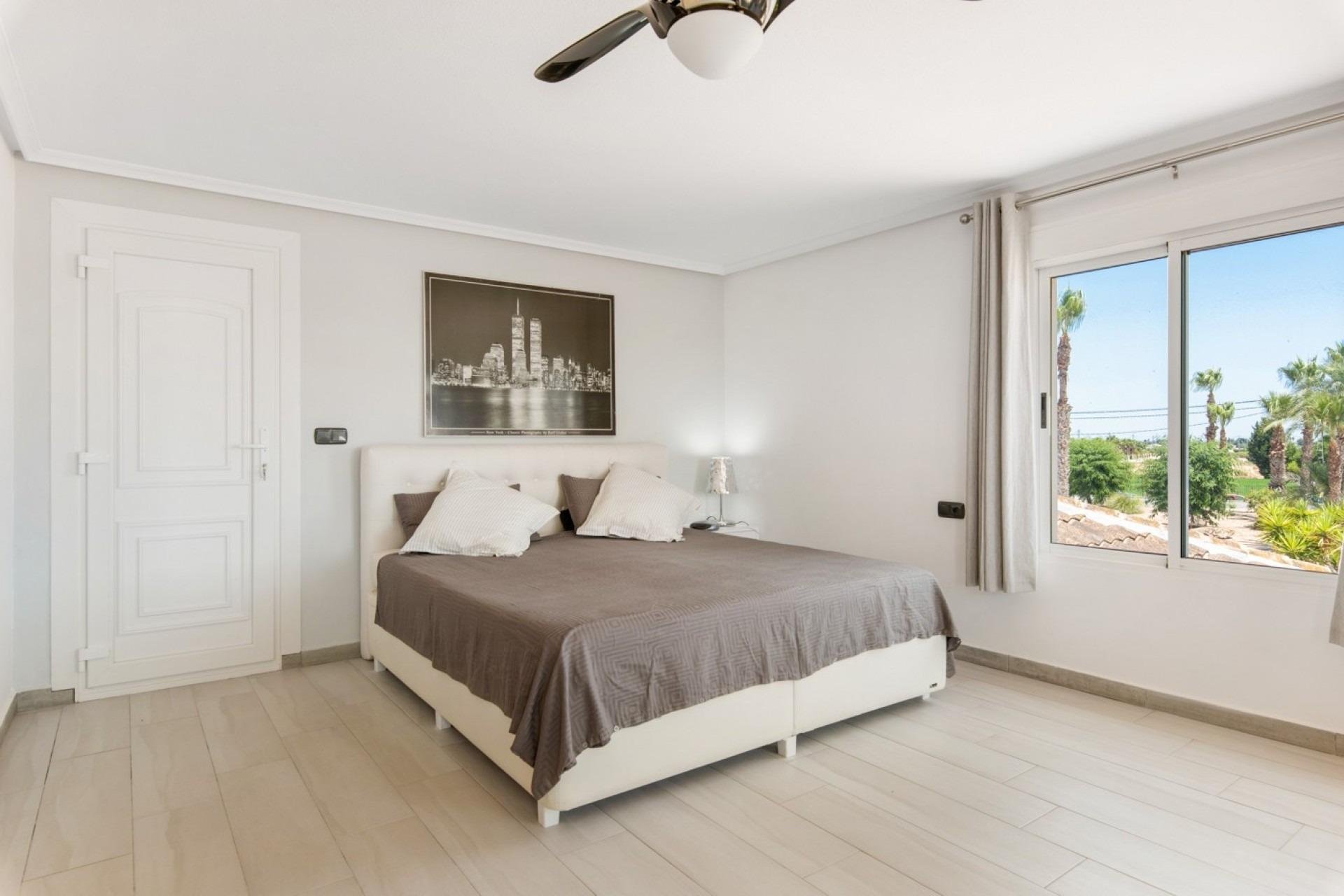 House in Catral, Alicante, Spain 4 bedrooms, 540 sq.m. No. 160647