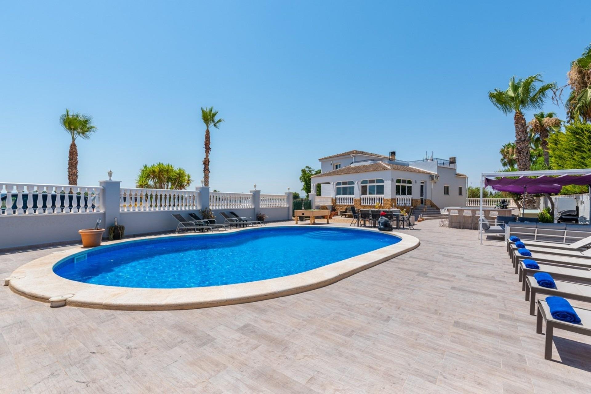 House in Catral, Alicante, Spain 4 bedrooms, 540 sq.m. No. 160647
