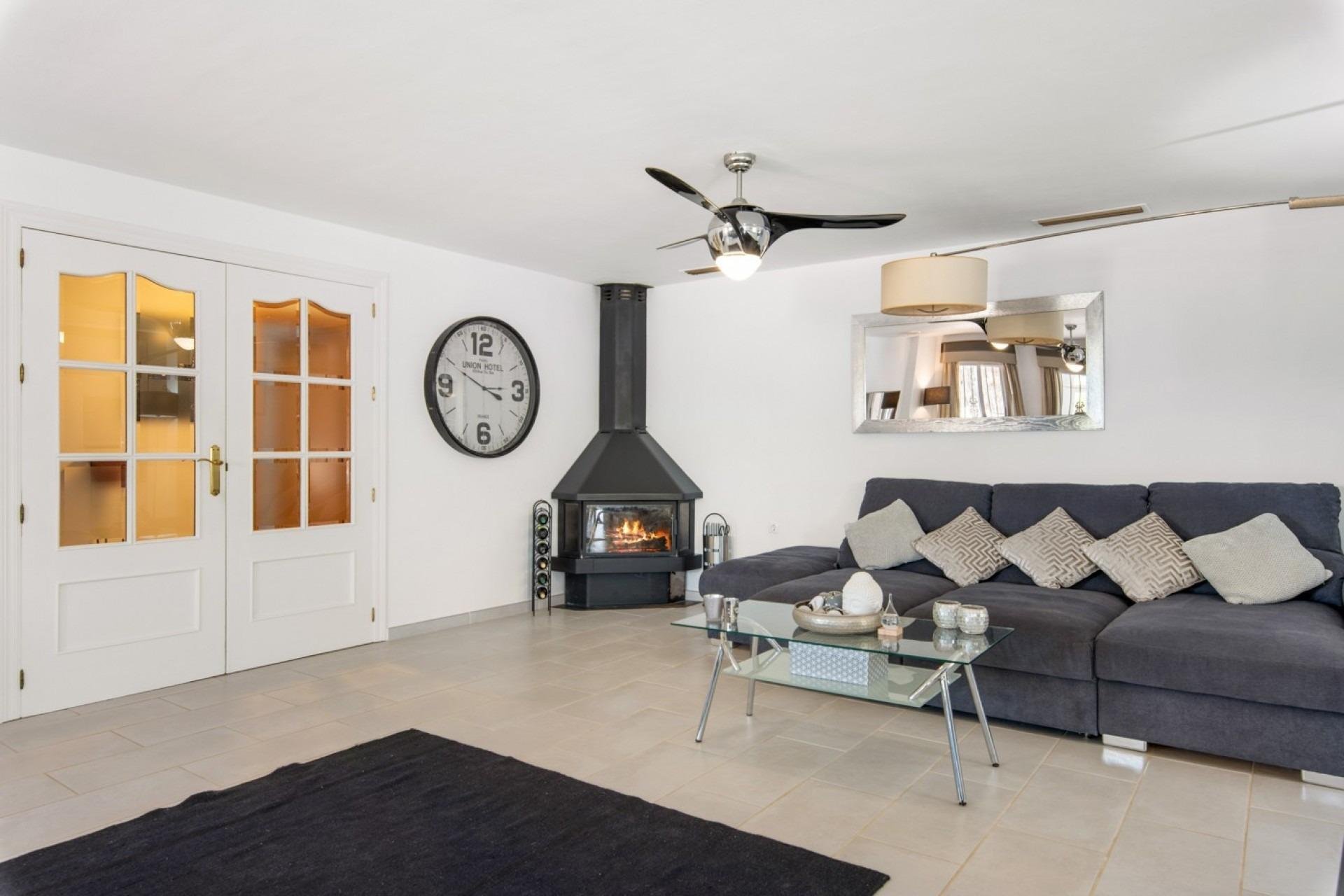 House in Catral, Alicante, Spain 4 bedrooms, 540 sq.m. No. 160647