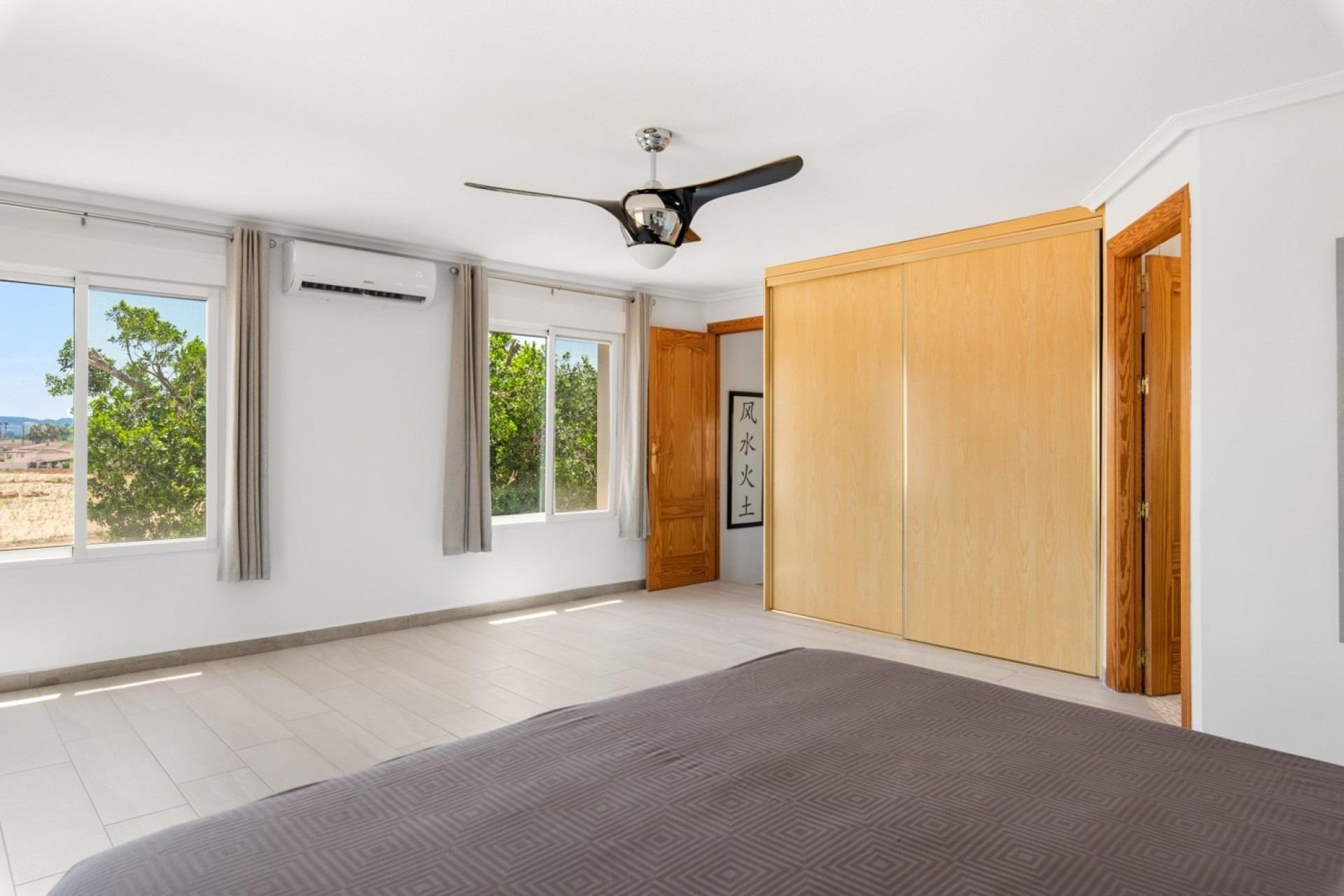 House in Catral, Alicante, Spain 4 bedrooms, 540 sq.m. No. 160647