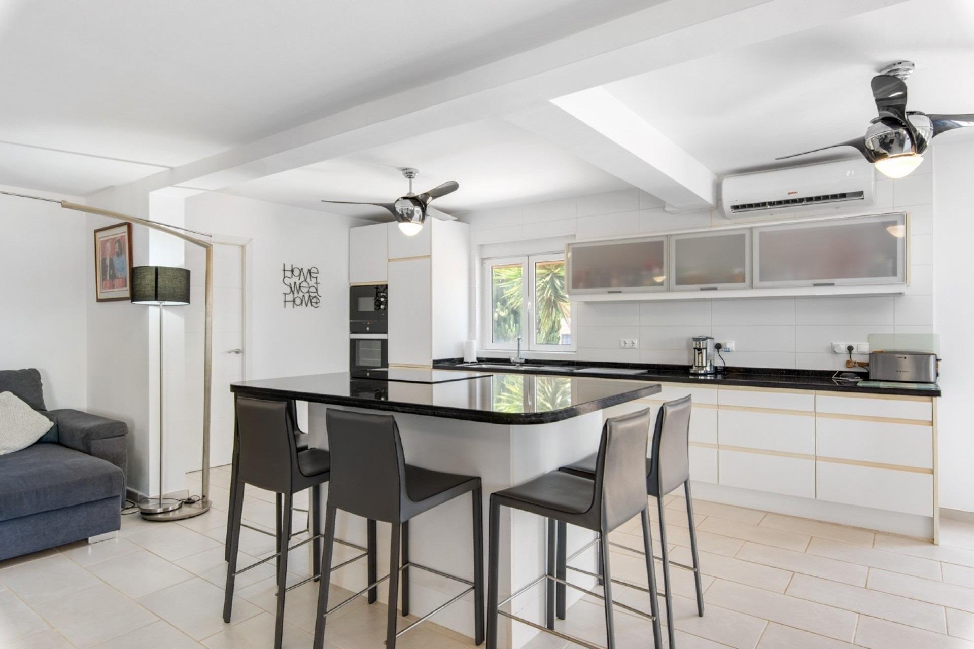 House in Catral, Alicante, Spain 4 bedrooms, 540 sq.m. No. 160647