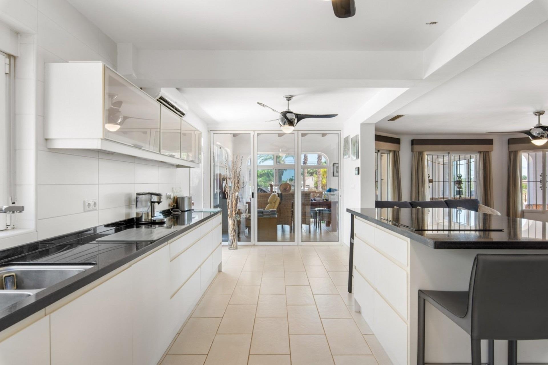 House in Catral, Alicante, Spain 4 bedrooms, 540 sq.m. No. 160647
