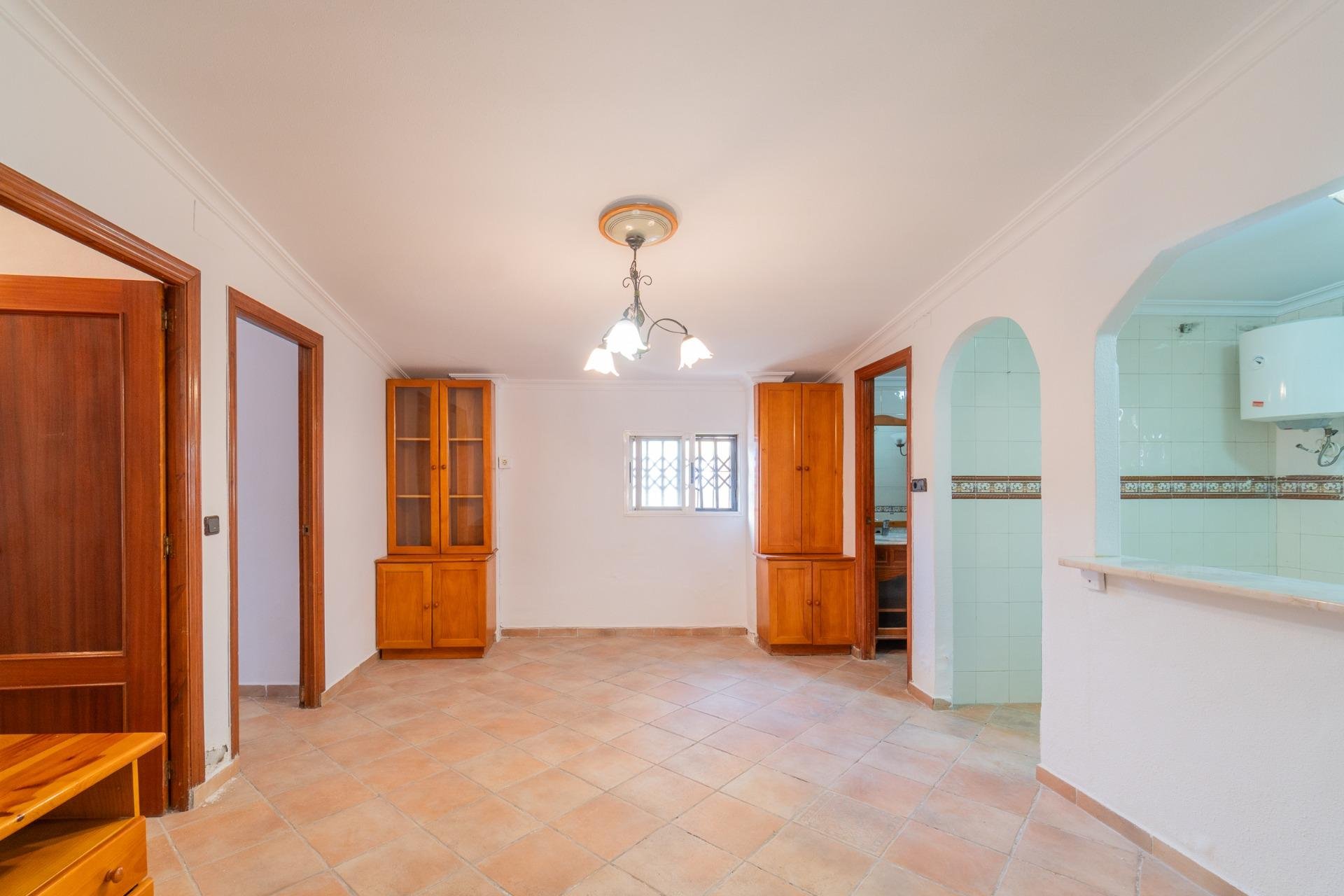 Villa à Torrevieja, Alicante, Espagne 4 chambres, 309 m2 No. 160646