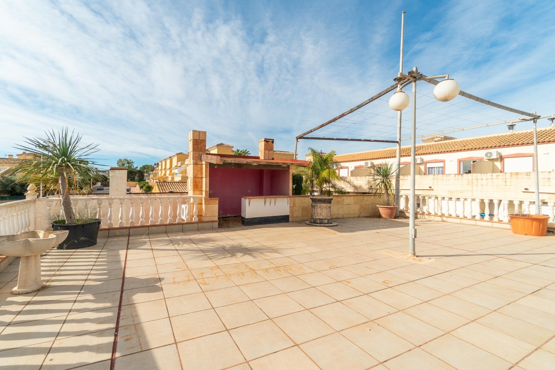 Villa à Torrevieja, Alicante, Espagne 4 chambres, 309 m2 No. 160646