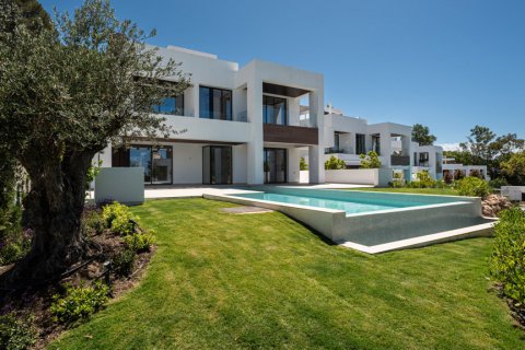 Villa in Marbella, Malaga, Spain 5 bedrooms, 537 sq.m. No. 104088