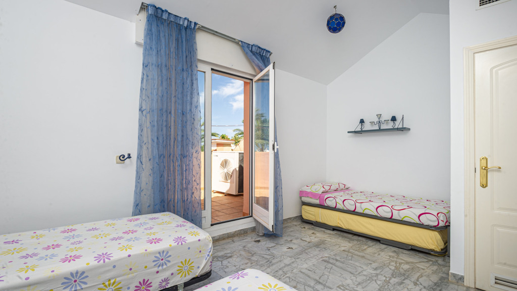 Radhus i Marbella, Malaga, Spanien 3 sovrum, 235 kvm. Nr. 104089
