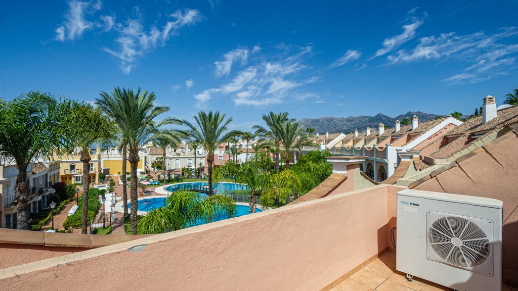 Radhus i Marbella, Malaga, Spanien 3 sovrum, 235 kvm. Nr. 104089