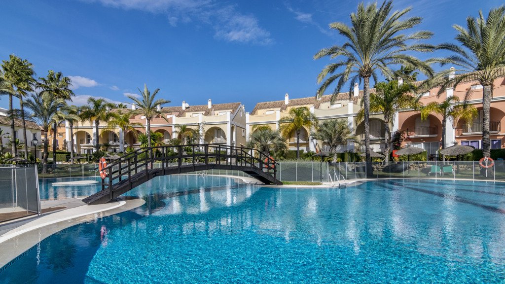 Radhus i Marbella, Malaga, Spanien 3 sovrum, 235 kvm. Nr. 104089
