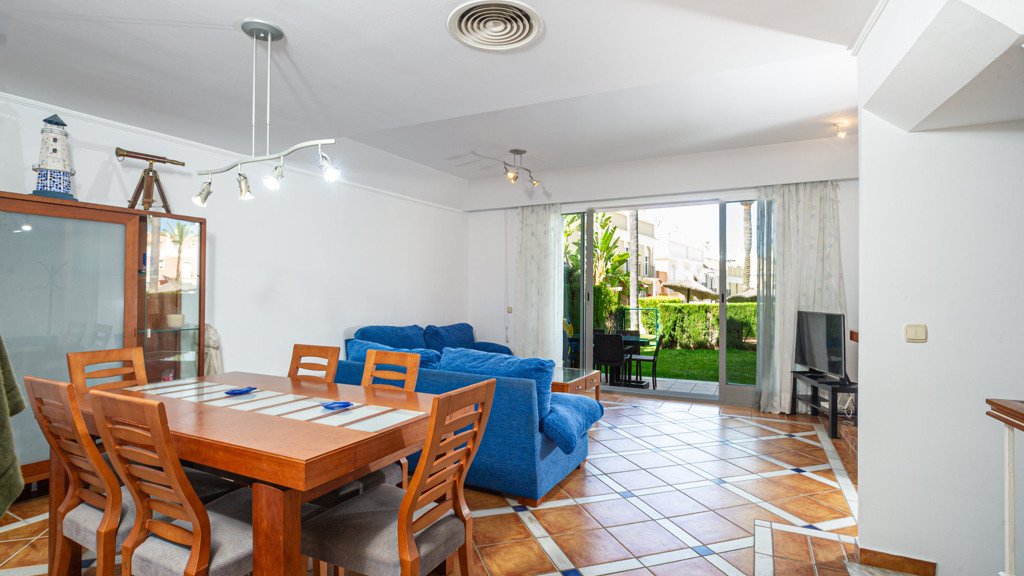 Radhus i Marbella, Malaga, Spanien 3 sovrum, 235 kvm. Nr. 104089