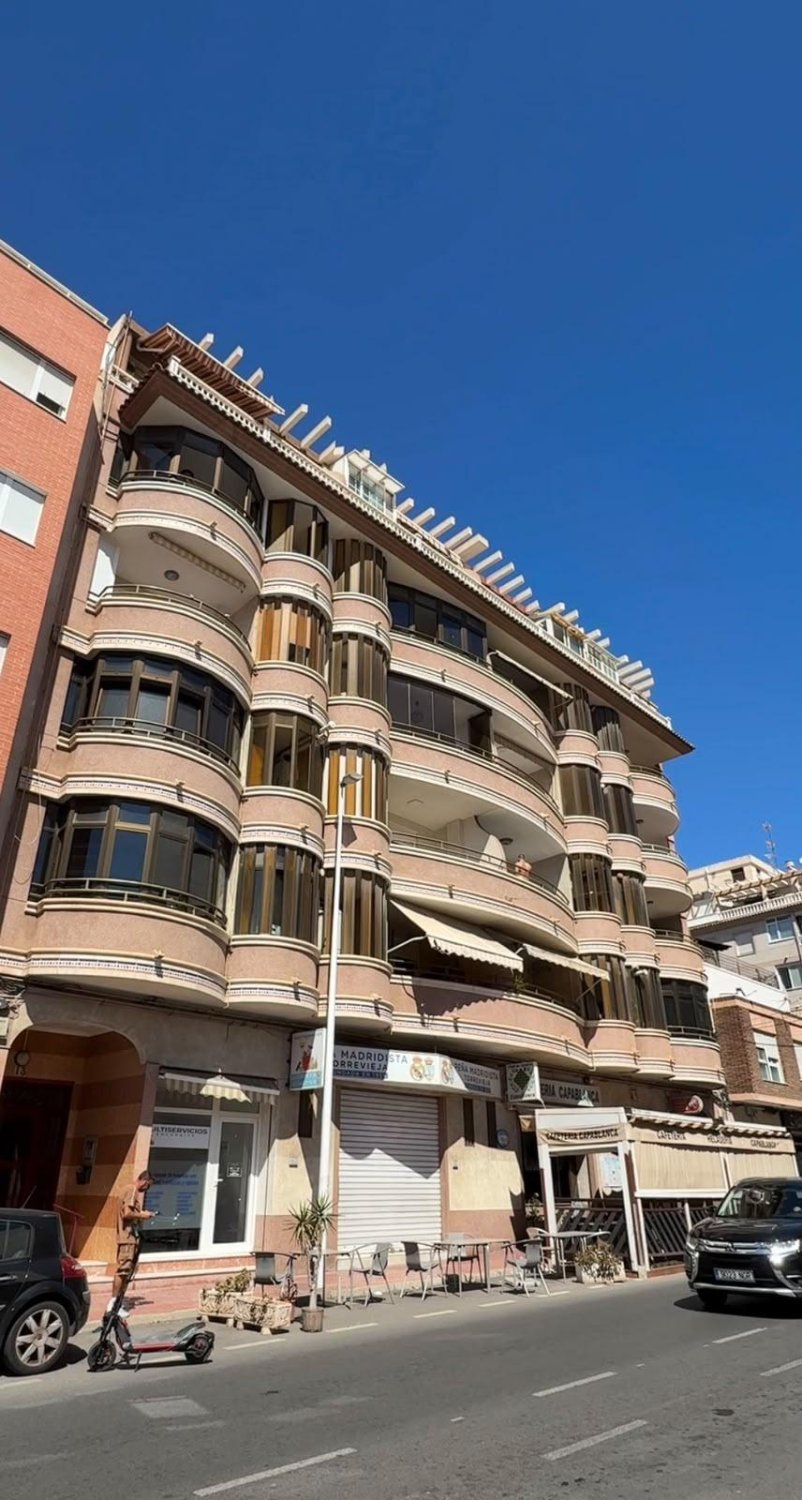 Appartamento a Torrevieja, Alicante, Spagna 3 camere da letto, 129 mq. N° 191717