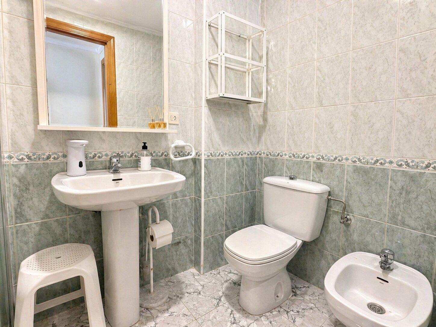Apartamento en Torrevieja, Alicante, España 2 dormitorios, 60 m2 No. 189239