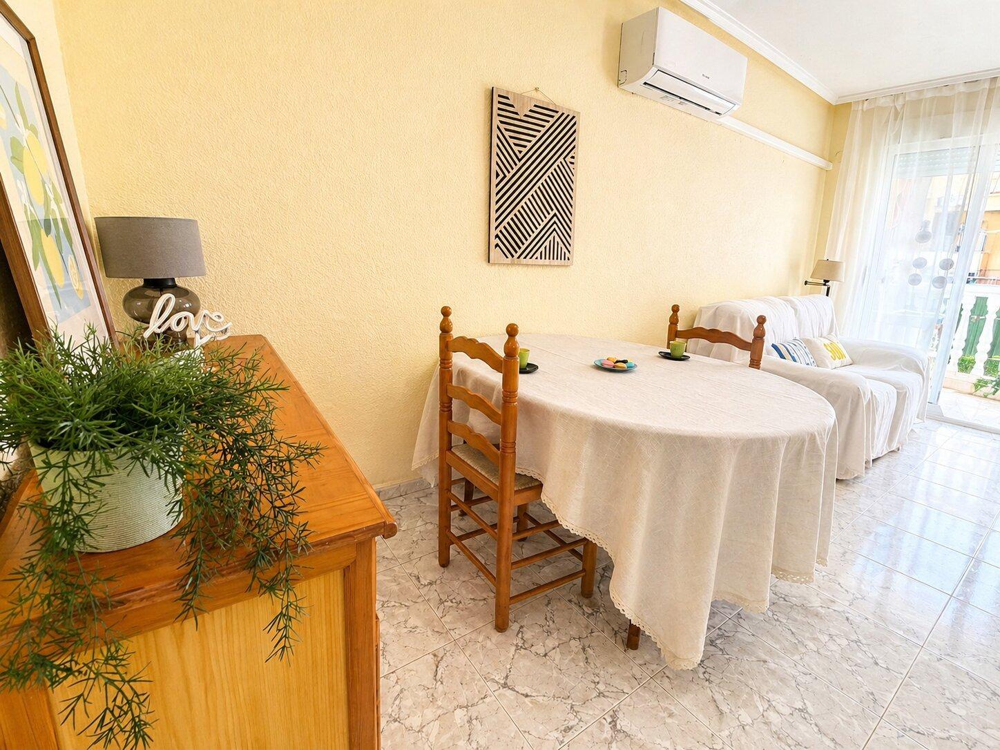 Apartamento en Torrevieja, Alicante, España 2 dormitorios, 60 m2 No. 189239