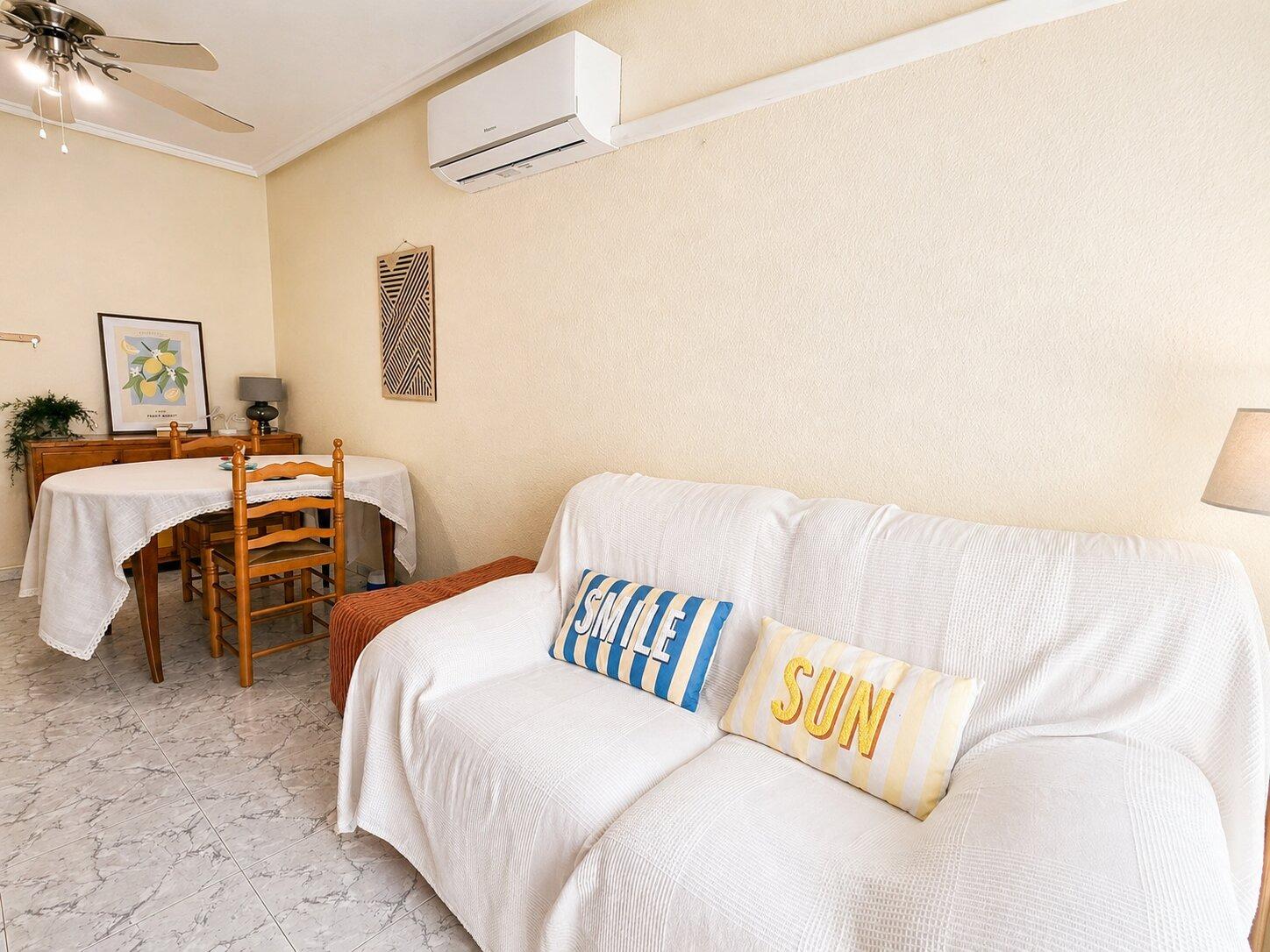 Apartamento en Torrevieja, Alicante, España 2 dormitorios, 60 m2 No. 189239