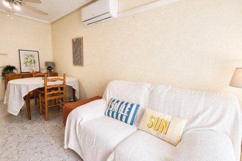 Apartamento en Torrevieja, Alicante, España 2 dormitorios, 60 m2 No. 189239