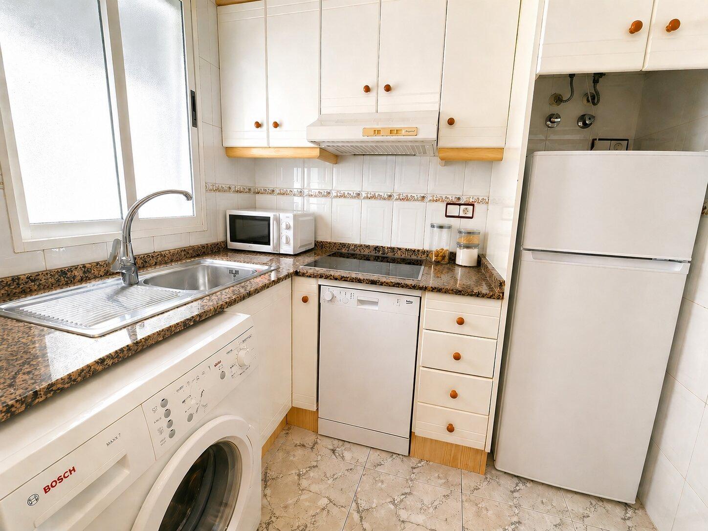 Apartamento en Torrevieja, Alicante, España 2 dormitorios, 60 m2 No. 189239