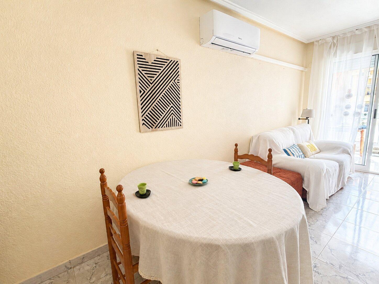 Apartamento en Torrevieja, Alicante, España 2 dormitorios, 60 m2 No. 189239