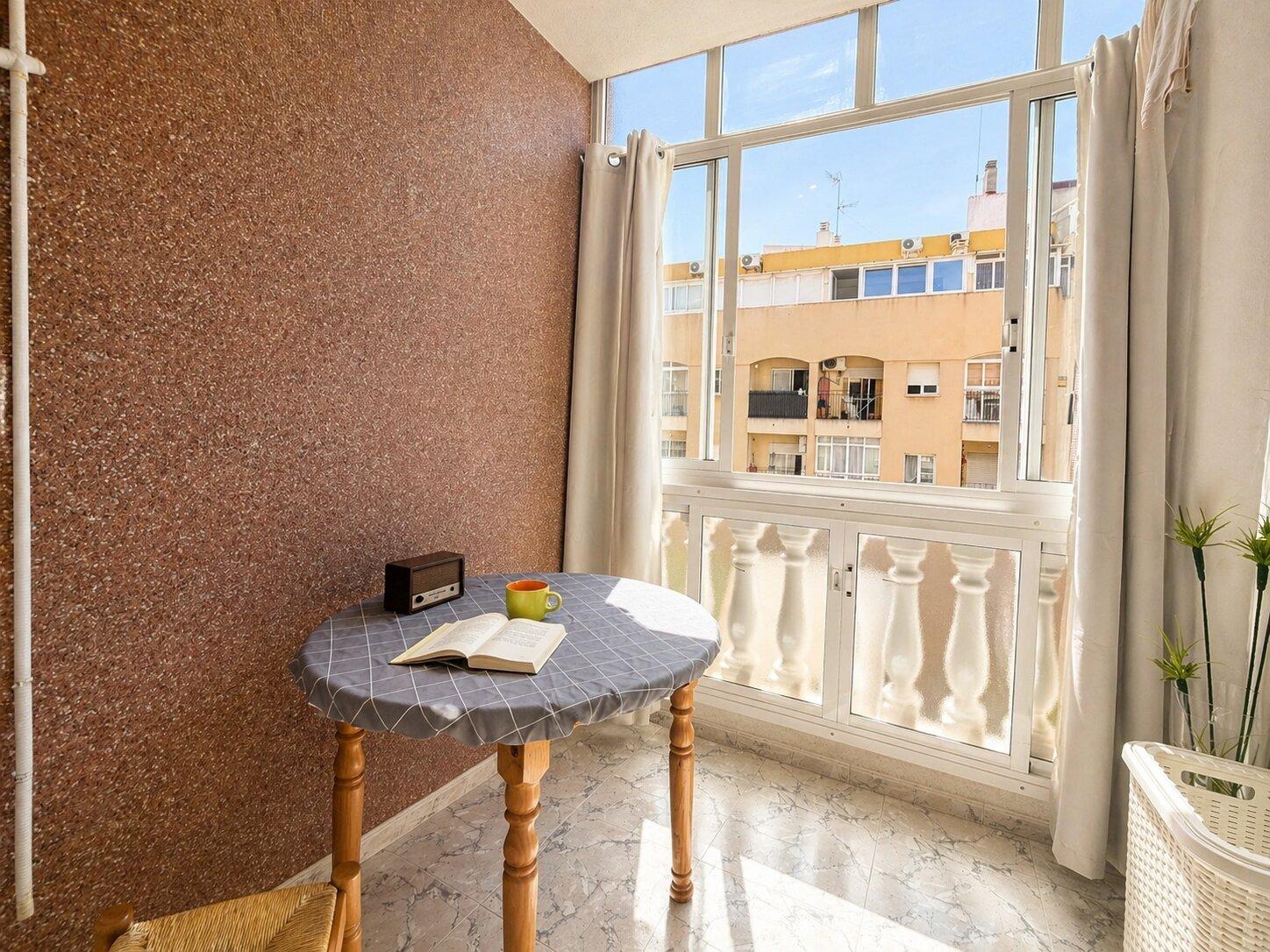 Apartamento en Torrevieja, Alicante, España 2 dormitorios, 60 m2 No. 189239