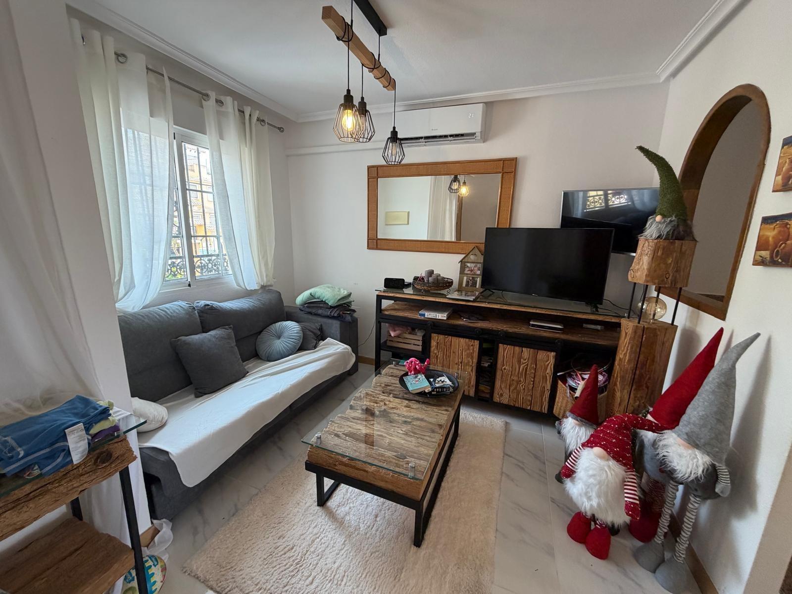 Bungalow in Torrevieja, Alicante, Spain 3 bedrooms, 85 sq.m. No. 190395
