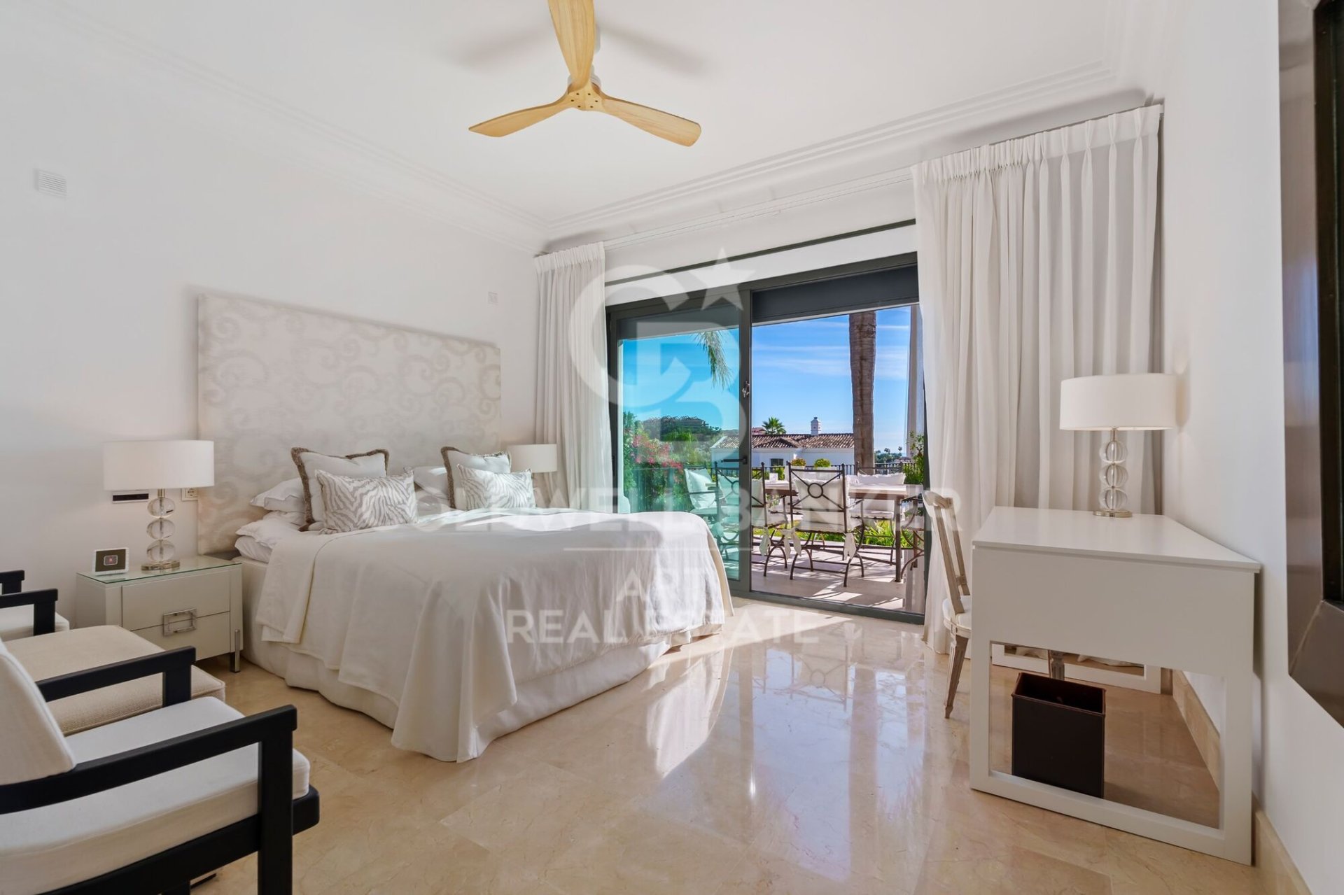 Villa Marbella, Malaga, Spānijā 4 istabas, 248 m2 Nr. 179118