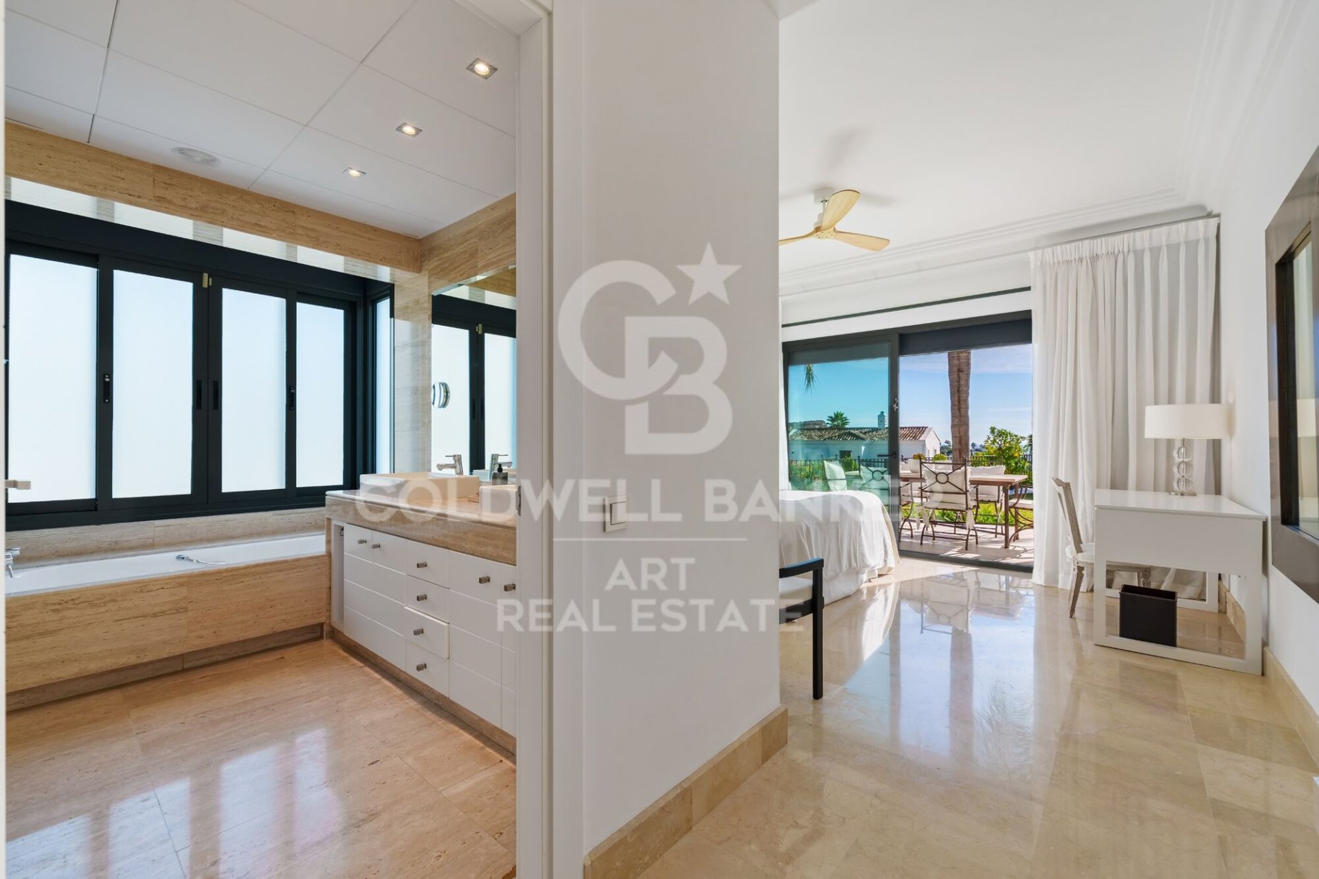 Villa Marbella, Malaga, Spānijā 4 istabas, 248 m2 Nr. 179118