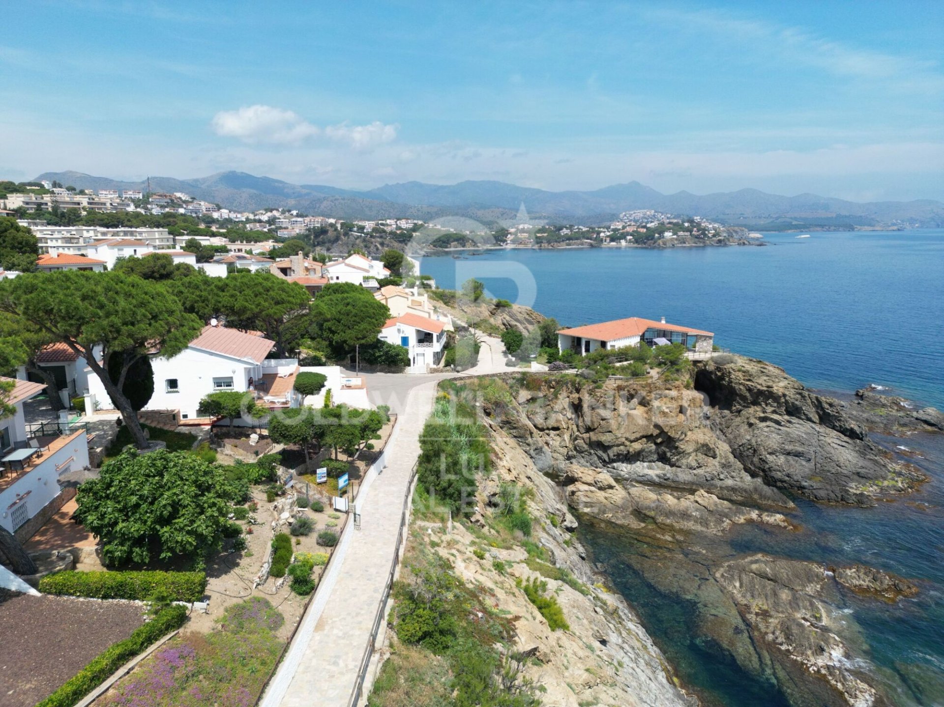 Commercial property à Llanca, Girona, Espagne 1053 m2 No. 158181